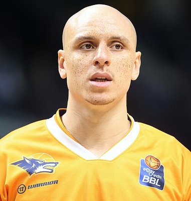 Robin Amaize