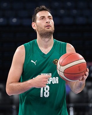 Egehan Arna
