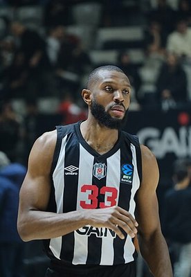 Vitto Brown