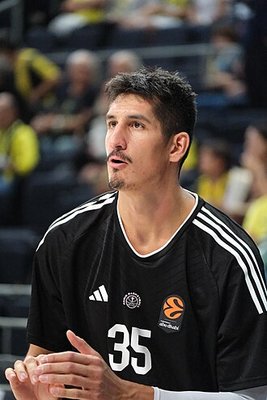 Derek Willis