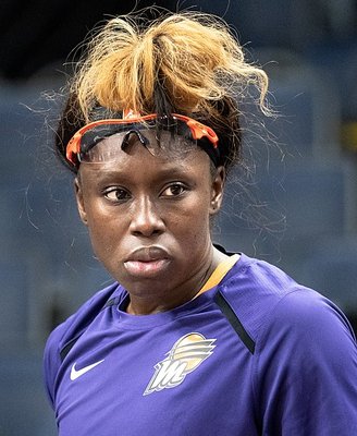 Essence Carson