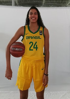 Stephanie Soares