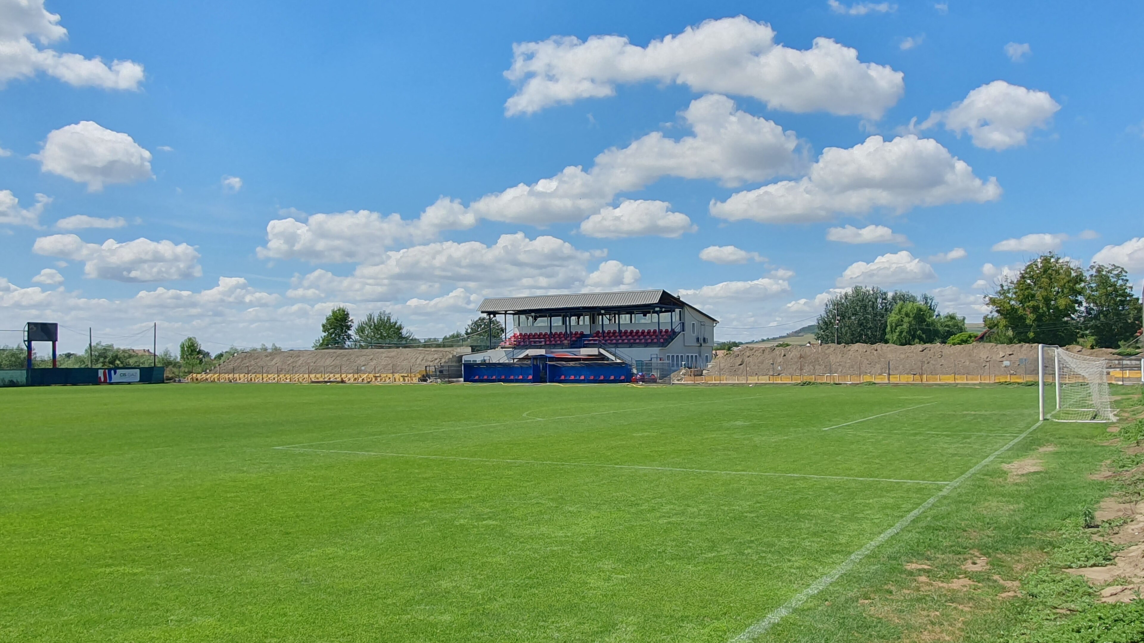 Central Stadium (Ungheni)